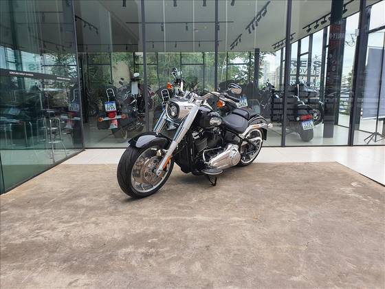 HARLEY-DAVIDSON SOFTAIL BREAKOUT 114 